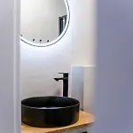 Appartement Small Cozy Flat With Balcony & Private Parking *