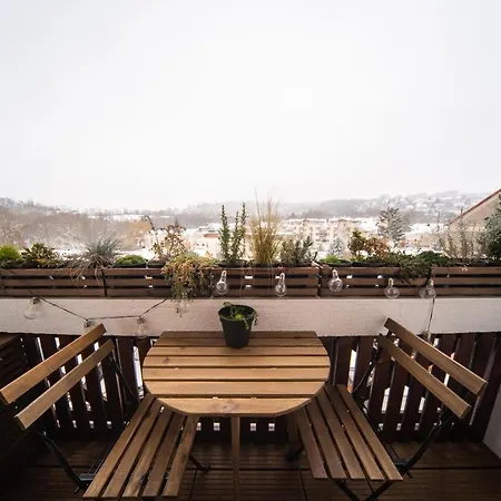 Small Cozy Flat With Balcony & Private Parking Διαμέρισμα Πράγα