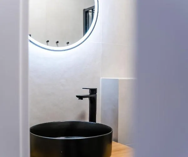 Appartement Maly Byt S Balkonem & Free Parking *