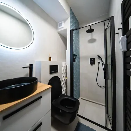 アパート Small Cozy Flat With Balcony & Private Parking プラハ